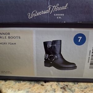 Universal Thread Black Buckle Boots